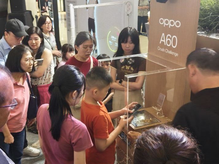 OPPO A60 Lebih Dari Sekedar Smartphone, 2.000 Konsumen Buktikan Ketahanannya untuk Geprek Kacang Walnut 